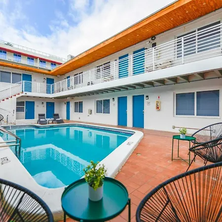 Beachfront Getaway Studio With Parking - M21